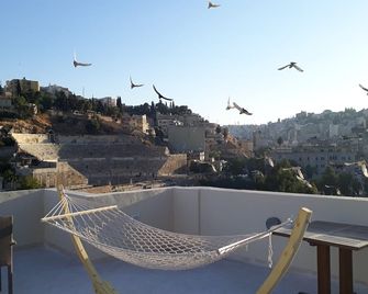 Layaali Amman Hotel - Ammán - Balcón