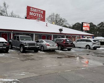 smith motel - Calhoun - Building