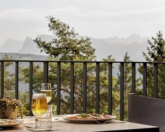 Hotel Saltus - San Genesio Atesino/Jenesien - Балкон