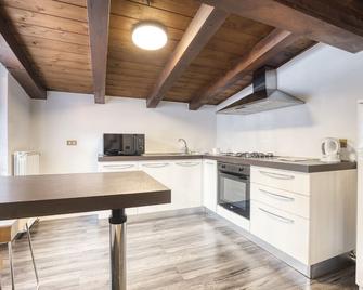 Incanto Walser Apartments Piazza - Macugnaga - Cucina