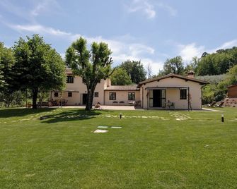 La Collina Degli Ulivi 8&2, Emma Villas - Montefalco - Piscina