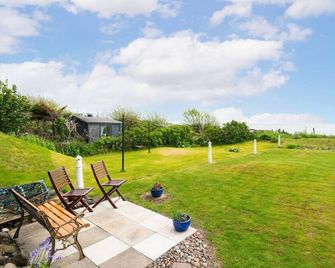 Bellrock View - Traditional Coastal Retreat - Carnoustie