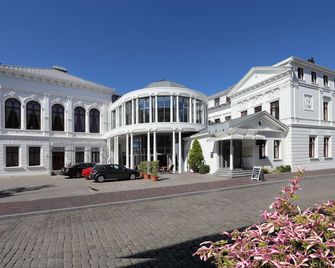 Hotel Am Schloss Aurich - Aurich - Gebäude