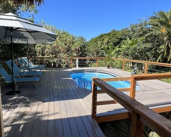 Cozy jungle boat hideaway with stunning ocean view TA-154-746-2656-01 - קלאקקואה - בריכה