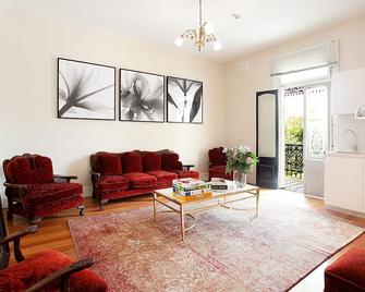 Art Deco Designer Studio in Lewisham - Sydney - Olohuone