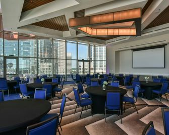 SpringHill Suites by Marriott Charlotte City Center - שרלוט - מסעדה