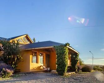 Hostel Inn Calafate - El Calafate - Building