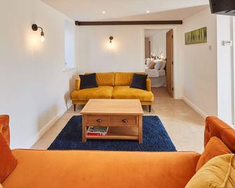 Host & Stay - Grange Farm Holidays - Flamborough - Living room