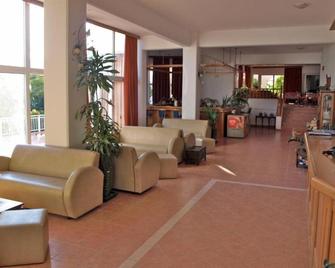Eristos Beach Hotel - Livadia - Lobby