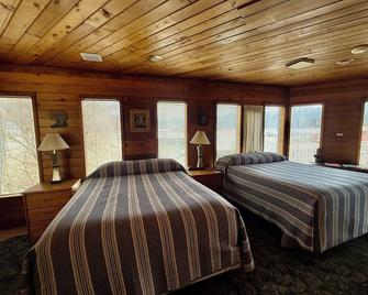 Scenic Bay Motel Room 1 - Bayview - Bedroom