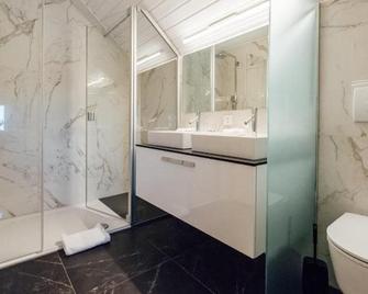 Hotel Taverna - Tafers - Baño