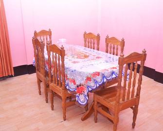 Lawachara Eco Cottage - Srimangal - Comedor