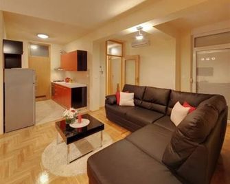Apartments Postic - Osijek - Living room