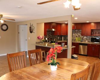 Quiet, clean and comfortable room - Seattle - Cocina
