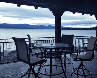 Flathead Lake Cabin with private boat launch access - Lakeside - Balcón