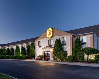 Super 8 by Wyndham Goshen - Goshen - Building