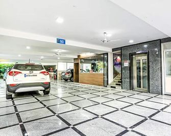 Fabhotel Rr Grand - Next to Trendset Mall - Vijayawada - Lobby