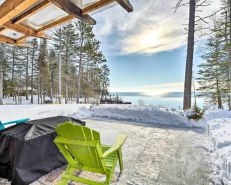 Waterfront Cabin on Lake Superior w/ Fire Pit - Two Harbors - Strand
