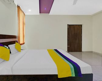 Itsy Hotels Kattari Komforts, 3 Km To Mahatma Gandhi Park - Chikamagalur - Bedroom