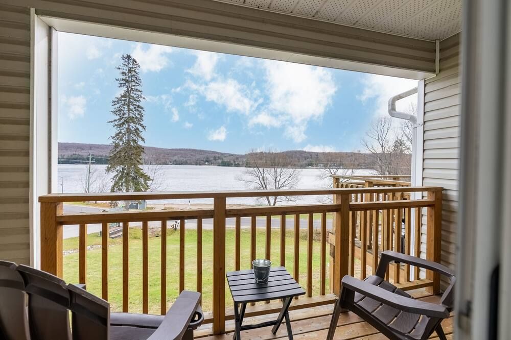 Getaways at Haliburton Heights - האליברטון - מרפסת