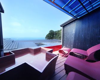 XYZ Private spa and Seaside Resort - Shirahama - Balcon