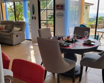 Villa Teresita - vista hermosa - Coco - Comedor