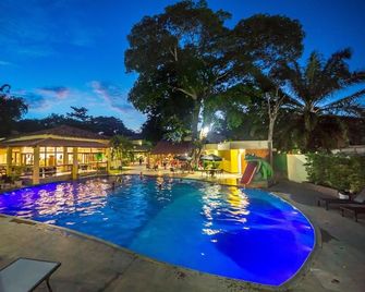 Floral Inn Family Hotel - Porto Seguro - Pool