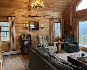 Log Cabin on 6 acres w/direct ATV trail access, SouthWest Mountain views/sunsets - Colebrook - Living room