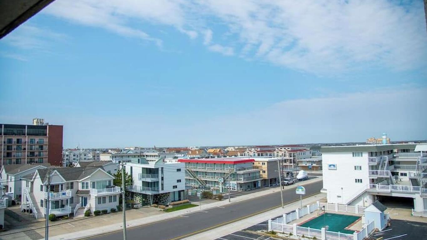 Acropolis Oceanfront Resort