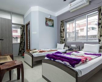 Hotel Debjyoti - Siliguri - Bedroom