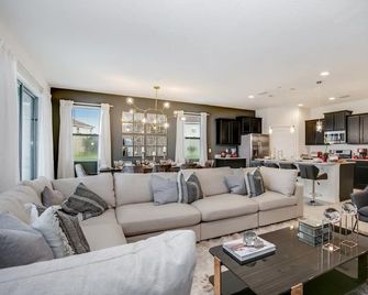 6070boa Luxury 6 Bedroom 5.bath Home With Spa - Davenport - Wohnzimmer