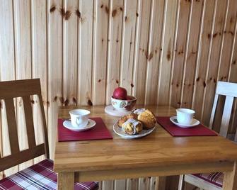 Tiny House Glamping - On the Wild Atlantic Way 5 minutes from Tralee - Tralee - Dining room