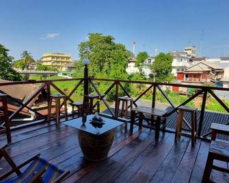 A+ Hometel - Phetchaburi - Balcone