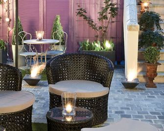 Hôtel Saint Pierre Boutique-Hôtel - Saumur - Patio