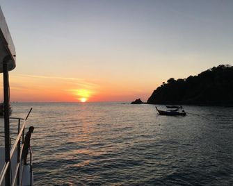 Cashewnut Tree Bungalows - קו לנטה