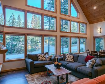 Mountain Retreat, steps from Skiing, Mountain Biking, and Hiking - Wenatchee - Sala de estar