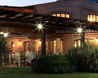 Hotel I Ginepri - Quartucciu - Gebouw