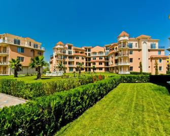 Hacienda Beach Resort - Sozopol - Building