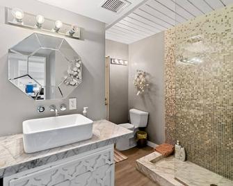 989 Tamarisk · The Wexler - Movie Colony - Palm Springs
