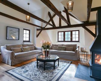 Wonderful Luxury Farmhouse & River in Reka - Cerkno - Sala de estar