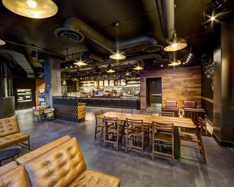 Courtyard by Marriott Seattle Bellevue Downtown - Bellevue - Bar