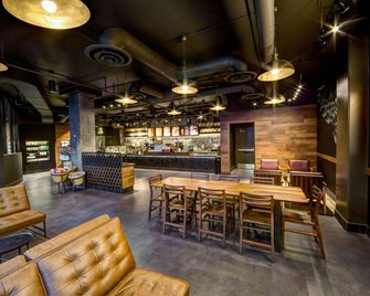 كنتريارد باي ماريوت سياتل بلافو/داونتاون - بلفيو (واشنطن) - بار