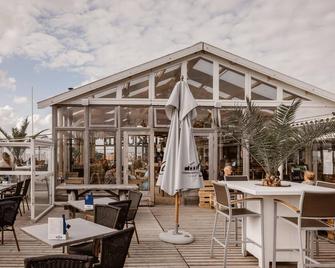 Beach house with direct sea view, on the North Sea beach of Wijk aan Zee - Wijk aan Zee - Restauracja