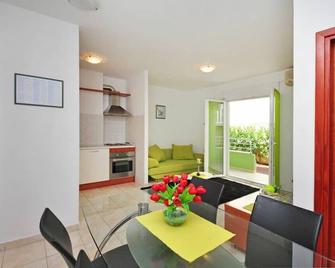 Apartments Beverly - Omiš - Jadalnia