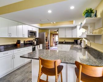 Fort Pierce Vacation Rental Walk to Beach and Jetty - Fort Pierce - Kuchnia