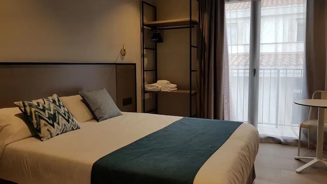 Hotel Torrent