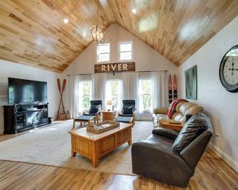 Waterfront Home Allegheny River Access, Dock Slip - Ford City - Sala de estar
