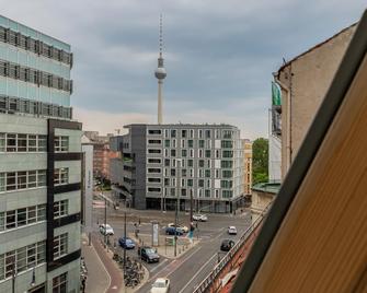Schoenhouse Avenue - Digital Access - Berlin - Living room