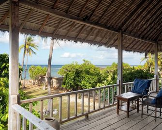 4 bedroom Rote Beach House - Rote Barat - Balcón