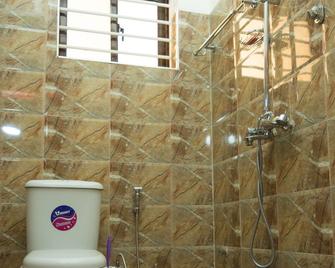 Kampala Suburbs Apartment - Kampala - Bathroom